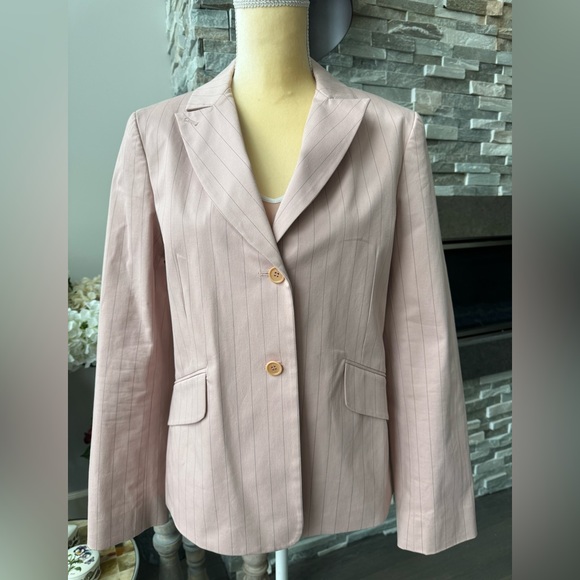 BCBG Max Azria Blazer and matching trousers. 2 Piece Set. - Picture 2 of 9